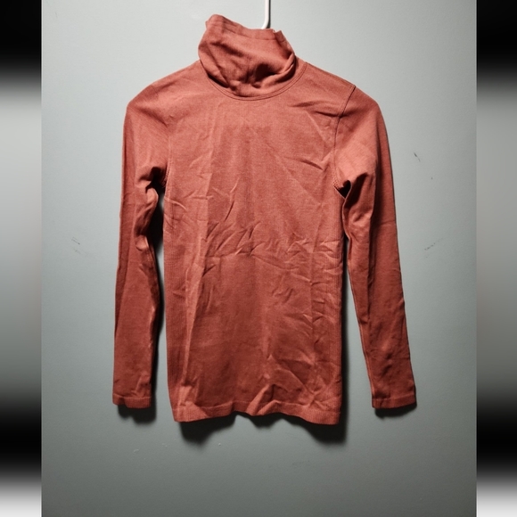 Lululemon Yin Vibes Turtleneck Small 4 6 - Picture 7 of 8